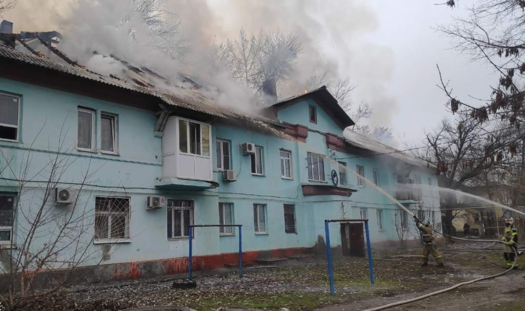 В Таганроге выясняют причины пожара на ул. Б. Бульварной