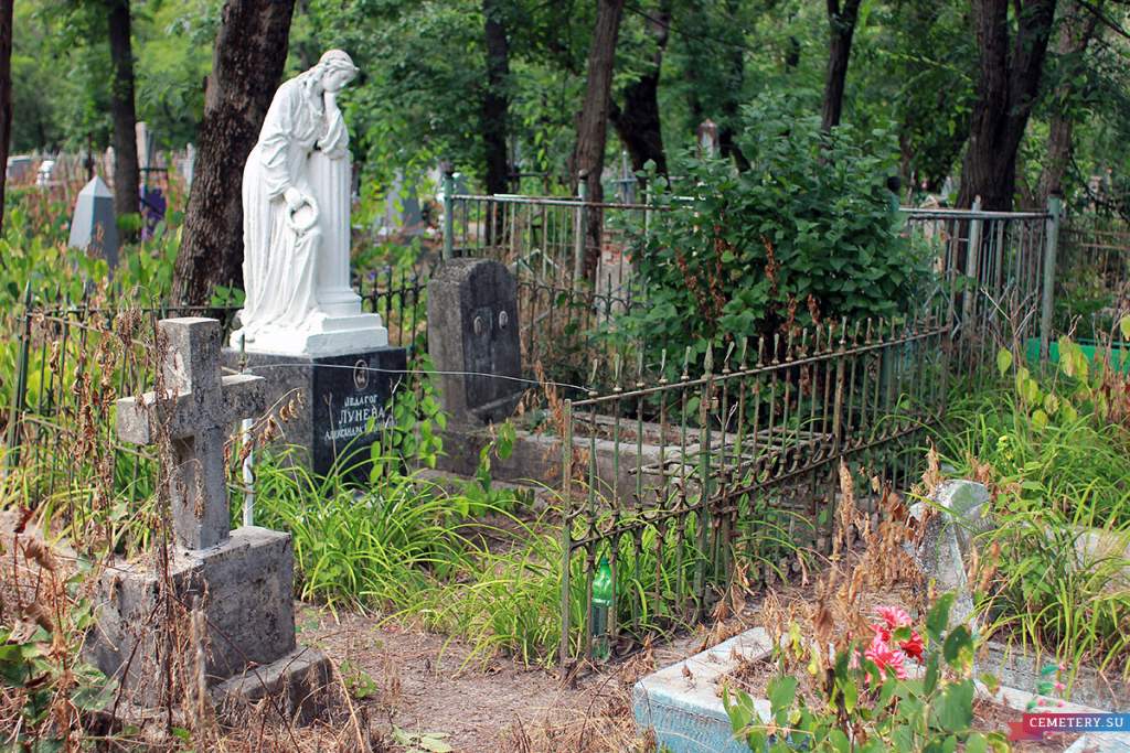 Как работают на праздники кладбища Таганрога?