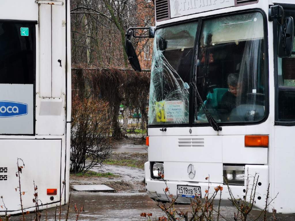 В Таганроге столкнулись два автобуса