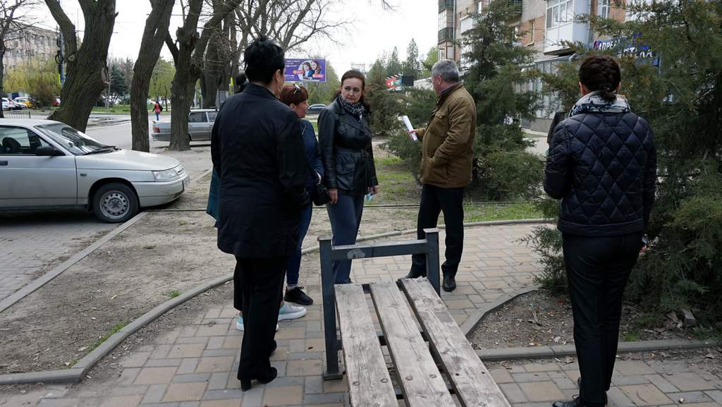 Установка скамеек на остановках