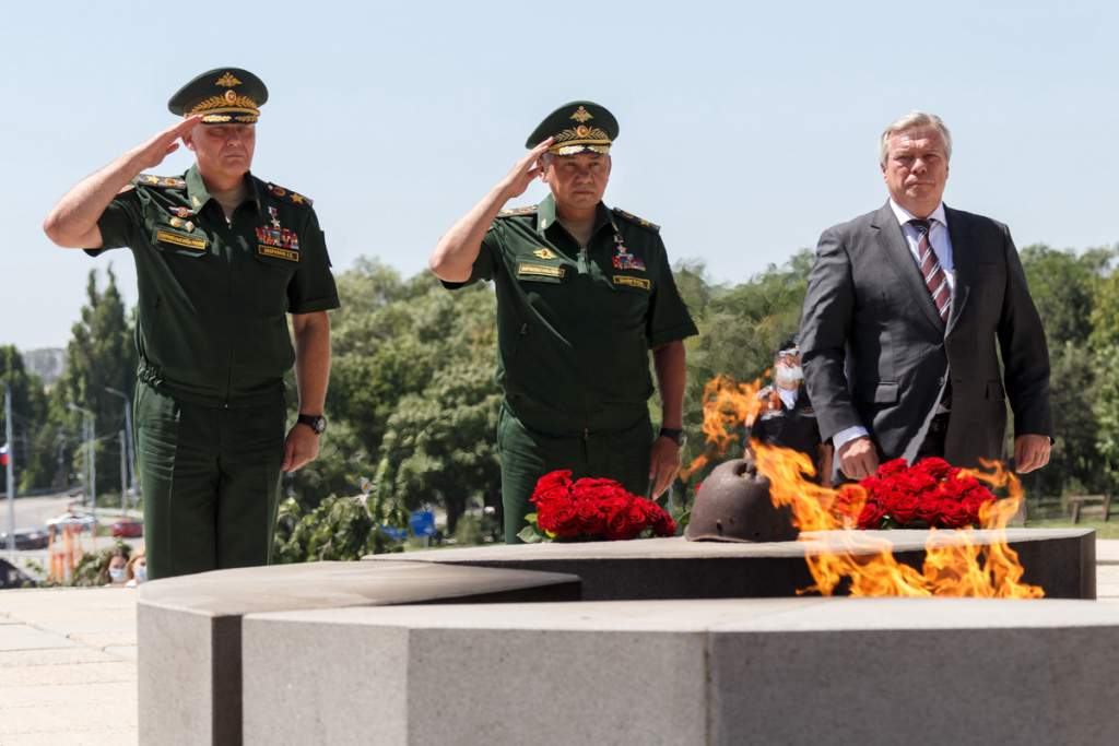 Министр обороны РФ Сергей Шойгу посетил мемориал «Самбекские высоты»