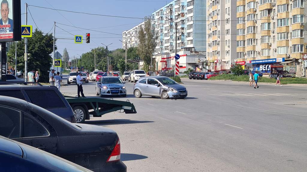 В Таганроге во время ДТП пострадали две женщины