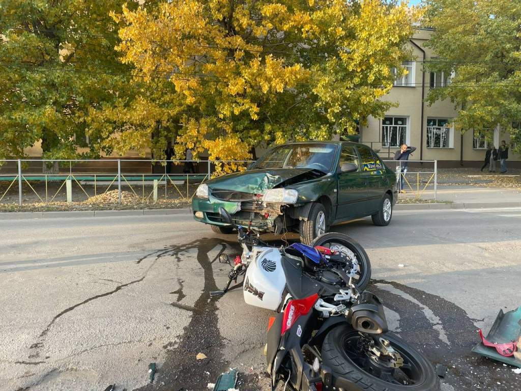 На Дону водитель иномарки сбил 16-летнего мотоциклиста
