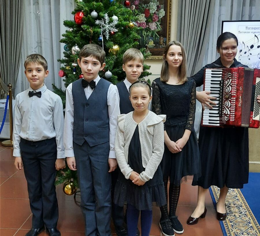 В Таганрогском художественном музее проходят «Декабрьские вечера»