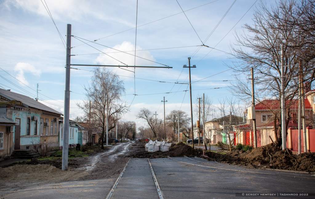 В Таганроге продолжается демонтаж трамвайных путей