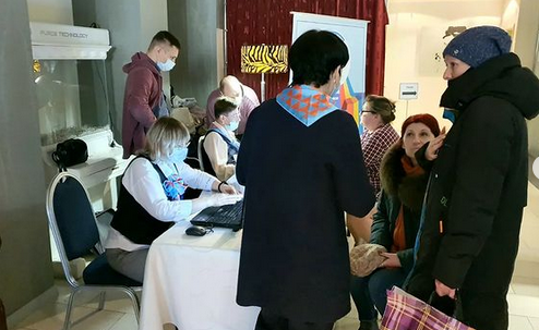 Открыта «горячая линия» по трудоустройству беженцев Донбасса