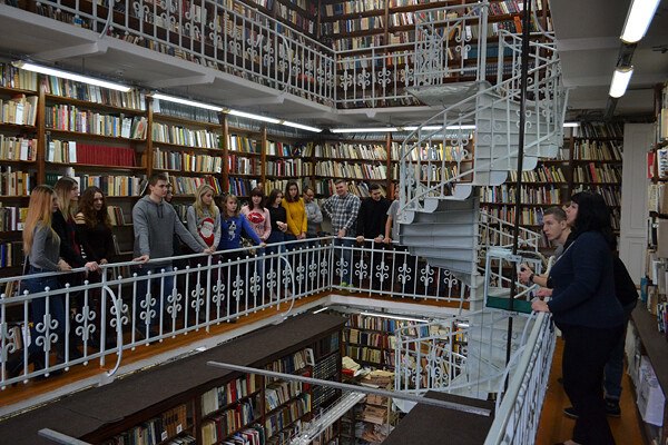 Таганрожцев приглашают на экскурсию в библиотеку