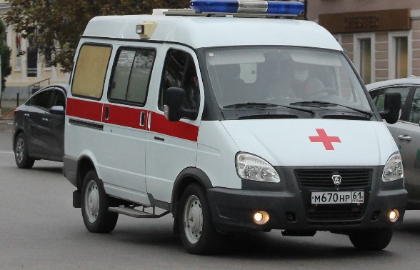 Шел по дороге: в Таганроге водитель насмерть сбил пешехода