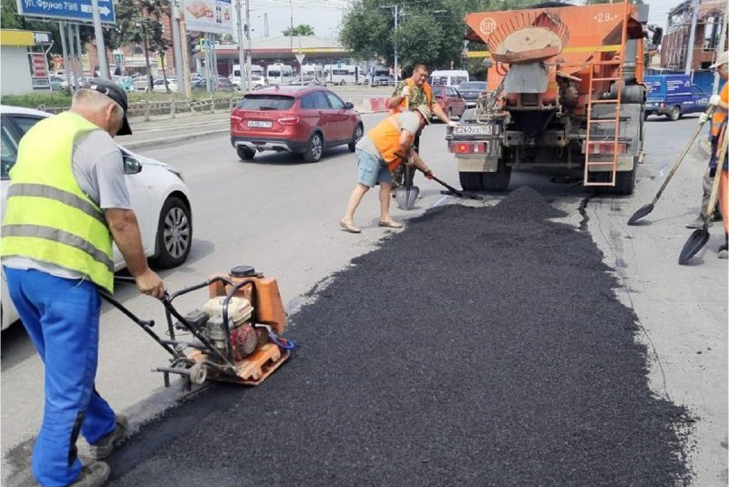В Таганроге устранены ямы на 14 участках дорог