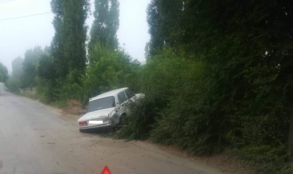 Спасли ремни: в Ростовской области перевернулся автомобиль