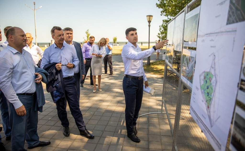 Таганрог новости. Яцкин Таганрог. Набережная Таганрога 2022 год. Яцкин в Таганроге Дубки. Таганрог будущего.