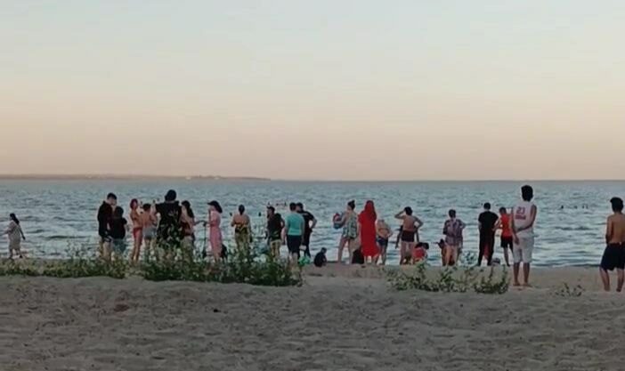 В Таганроге на пляже утонула 72-летняя женщина