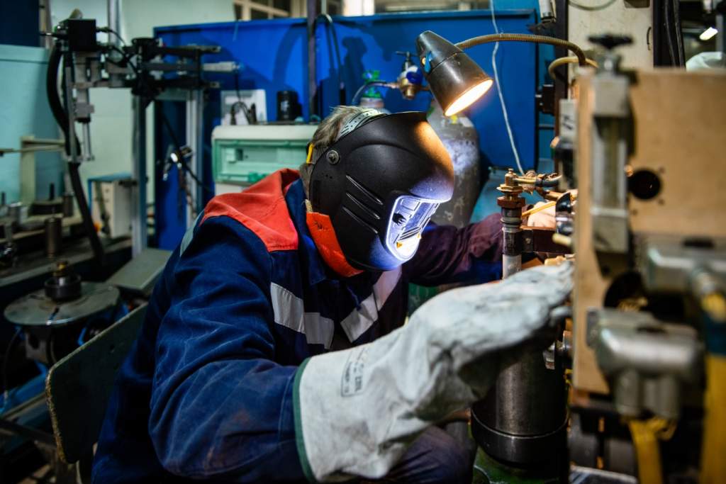 «Красный гидропресс» расширяет производство: заводу нужны рабочие руки