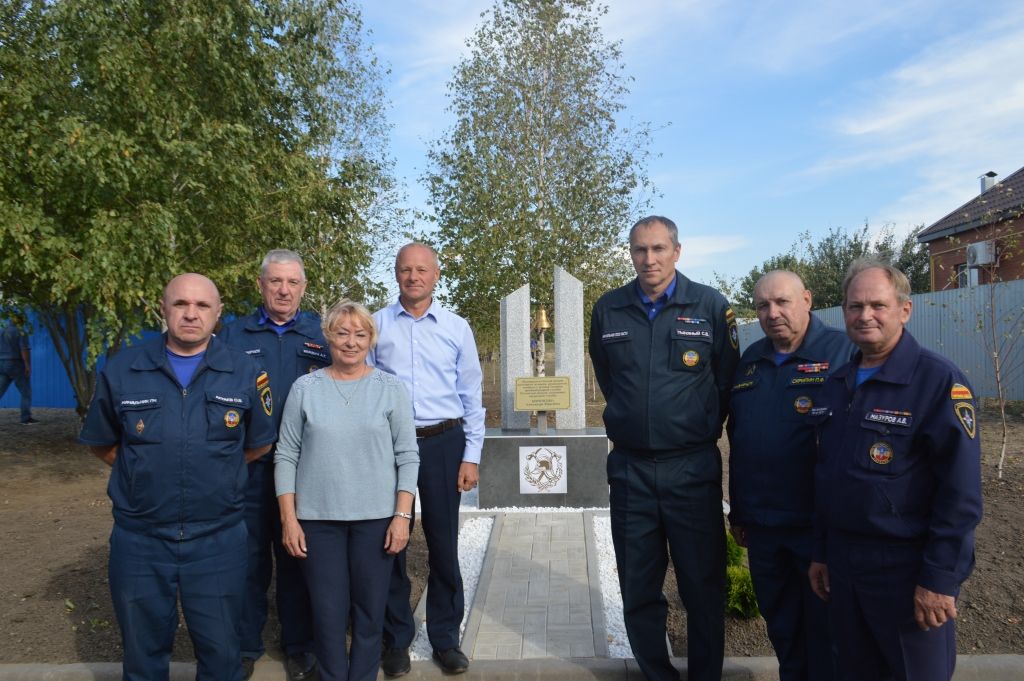 Мемориальный камень Александру Кириченко открыт в Азовском районе