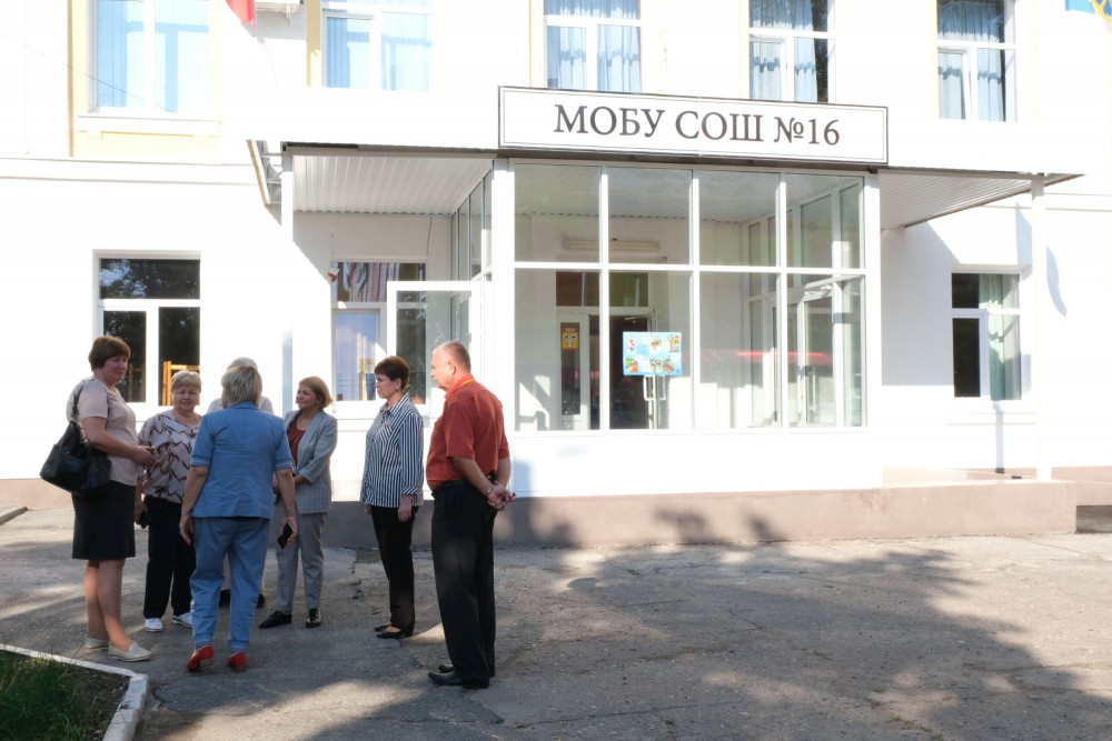 Штаб родительского контроля оценил ремонт школы в Таганроге