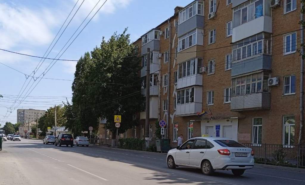 Ремонт коллектора: в Таганроге перекрыли движение на улице Чехова