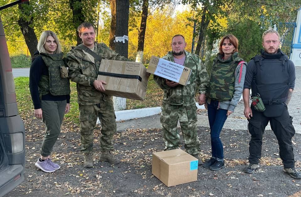 Медики Таганрога передали гуманитарную помощь военнослужащим