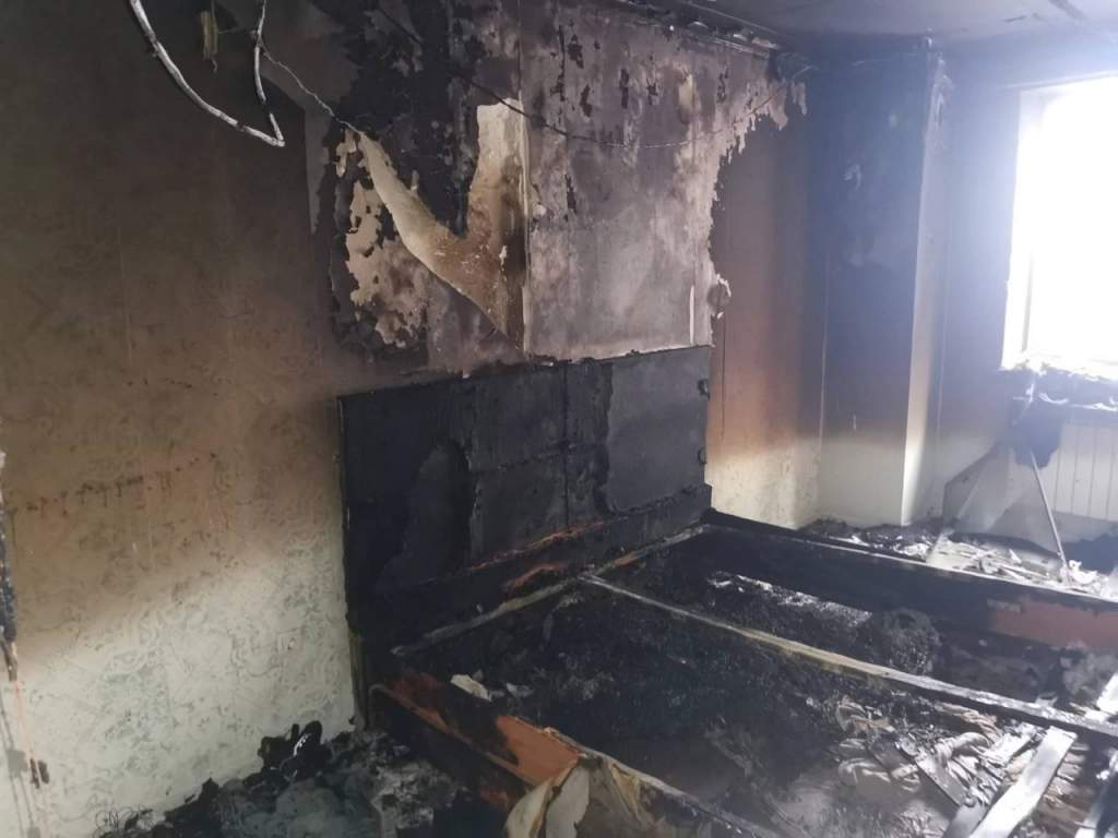 В Аксае из-за детской шалости произошел пожар в квартире