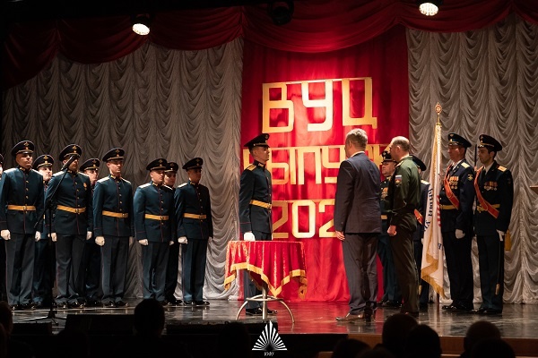 В Таганроге состоялся выпуск лейтенантов ВУЦ при ЮФУ