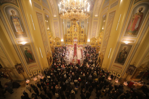 Василий Голубев поздравил православных жителей Дона с праздником Пасхи