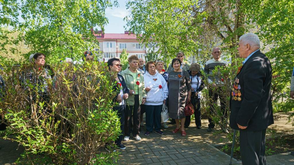 Праздничные акции организовали для ветеранов Таганрога