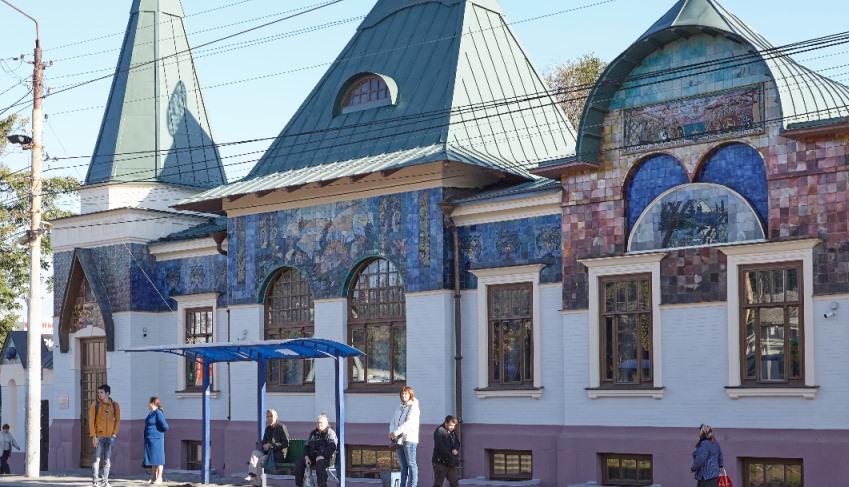 Здание музея Таганрога украшает одна из работ Васнецова