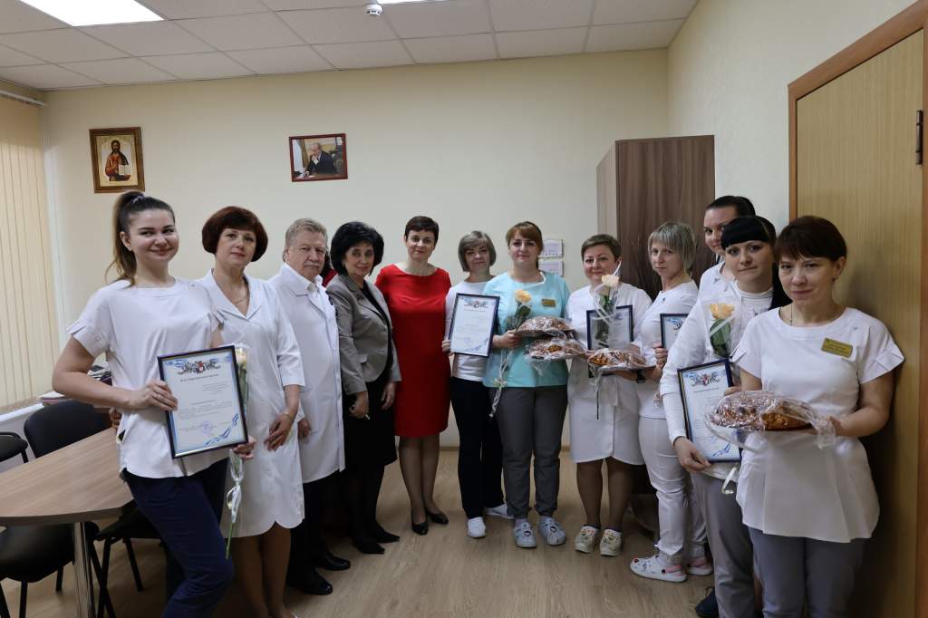 В Таганроге поздравили медсестер с их международным праздником
