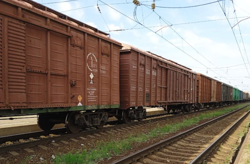 Житель Ростовской области чудом выжил, когда его сбил поезд