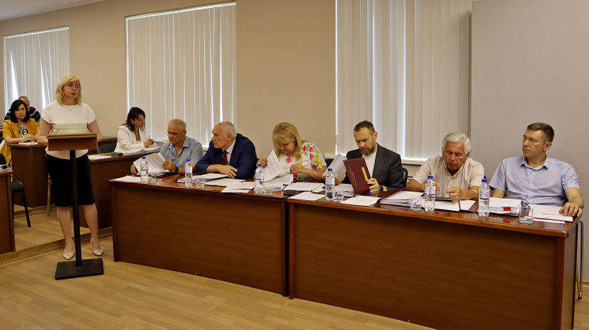 Таганрогские депутаты приняли отчет по бюджету города за прошлый год