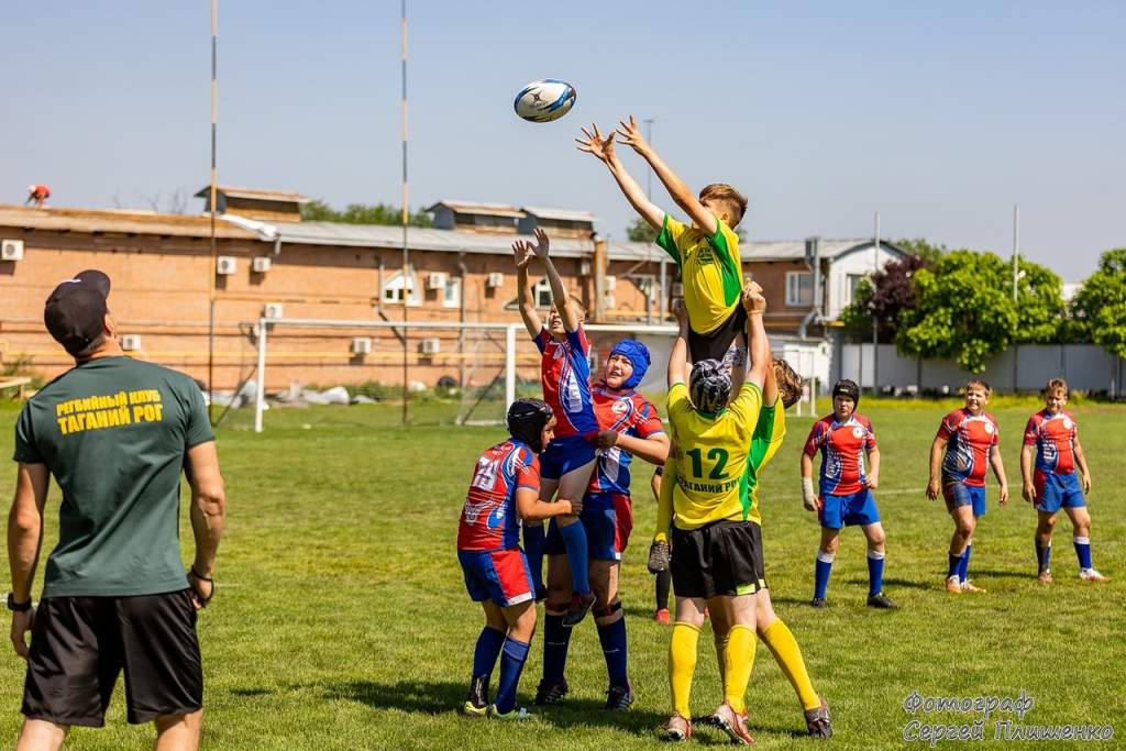 В Таганроге прошел детский турнир по регби