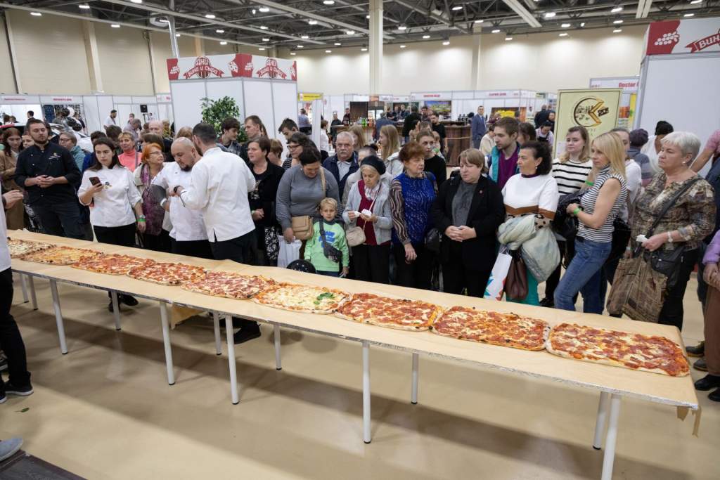 Гигантскую пиццу испекли на выставке «Ростов гостеприимный»
