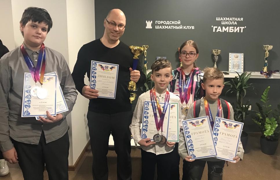 Команда шахматистов из Таганрога стала призером областного этапа «Белой ладьи»