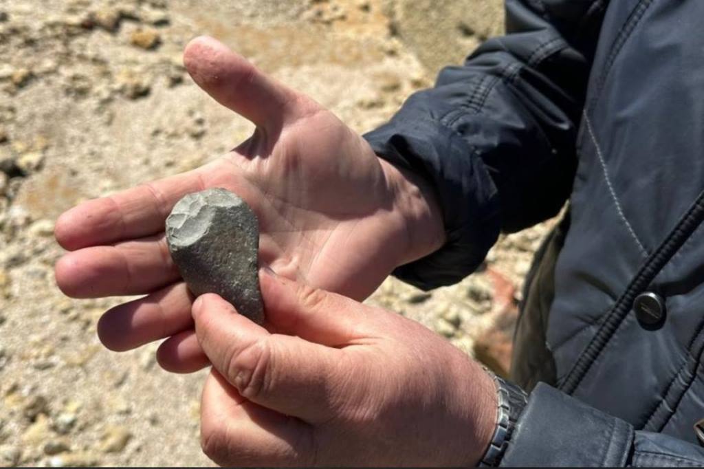 Редкий артефакт нашли во время семинара «Палеолит южного берега Таганрогского залива»